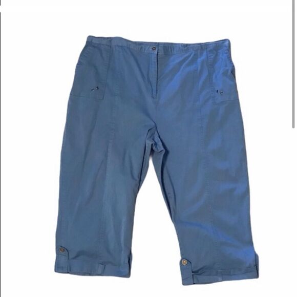Company Collection Size 22 Blue Capris - Picture 2 of 4